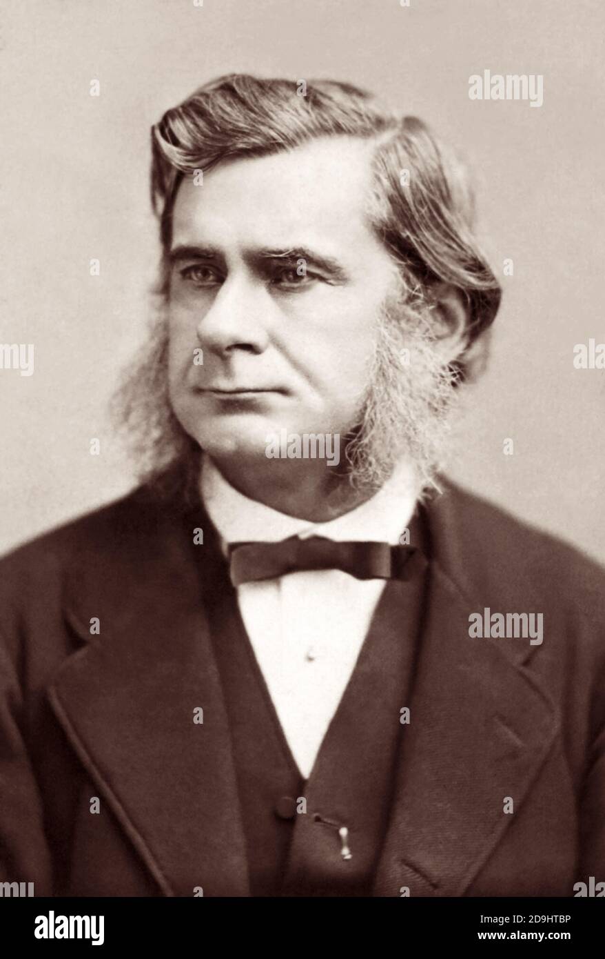 Thomas Henry Huxley FRS (1825–1895), biologiste et anthropologue anglais  connu sous le nom de 'Darwin's Bulldog' pour son plaidoyer en faveur de la  théorie de l'évolution de Charles Darwin et de son