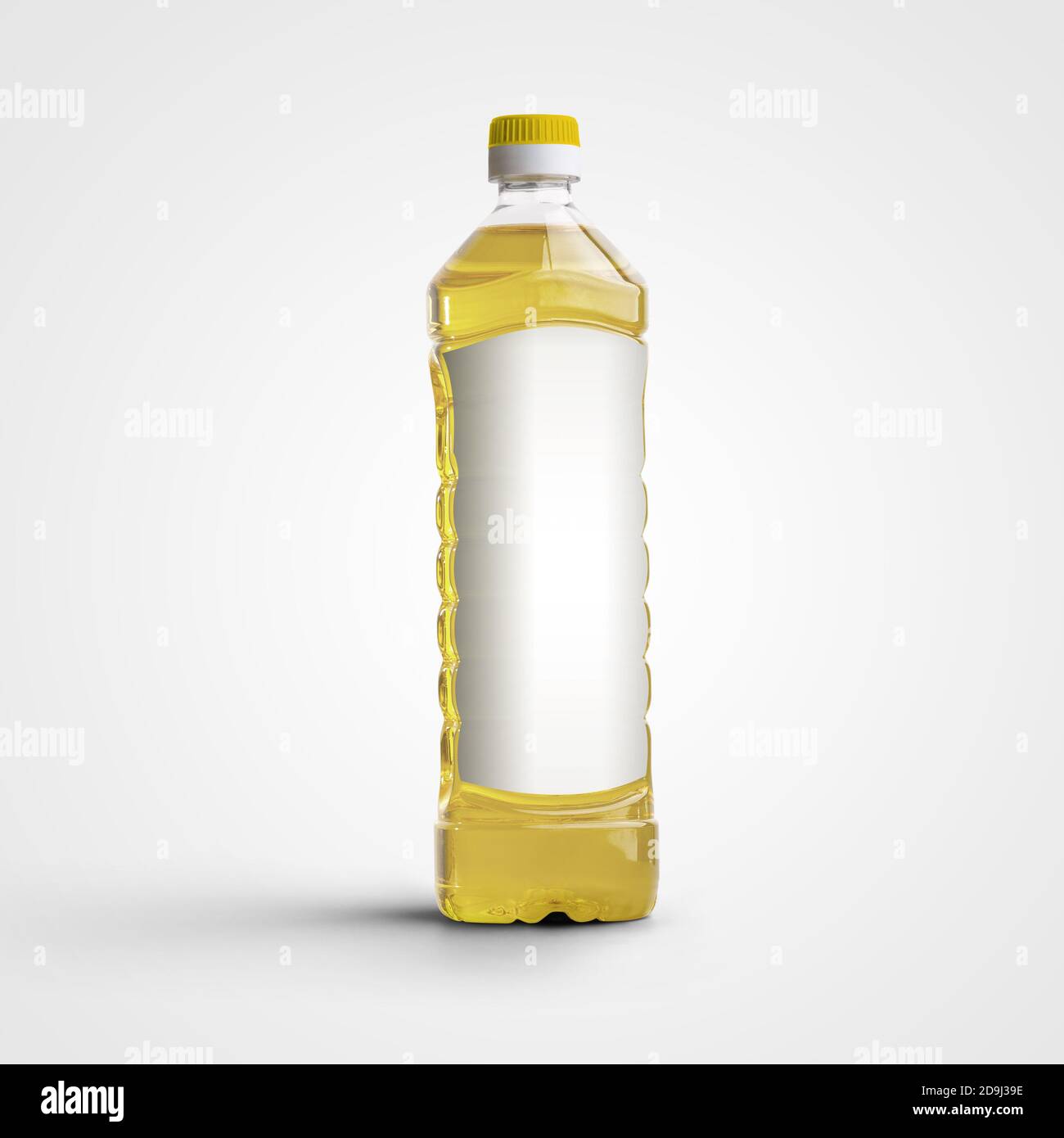 Modèle de bouteille en plastique transparent avec huile de tournesol, olive, sésame, avec étiquette pour logo et design. Maquette avec présentation de l'emballage avec la cuisinière Banque D'Images