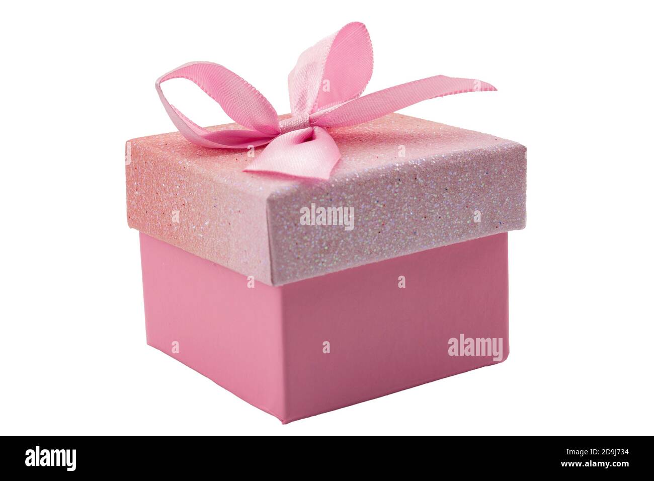 Cadeau spécial, cadeaux de luxe et cadeaux de réception concept avec boîte cadeau ornée avec ruban rose et noeud isolé sur le dos blanc Banque D'Images