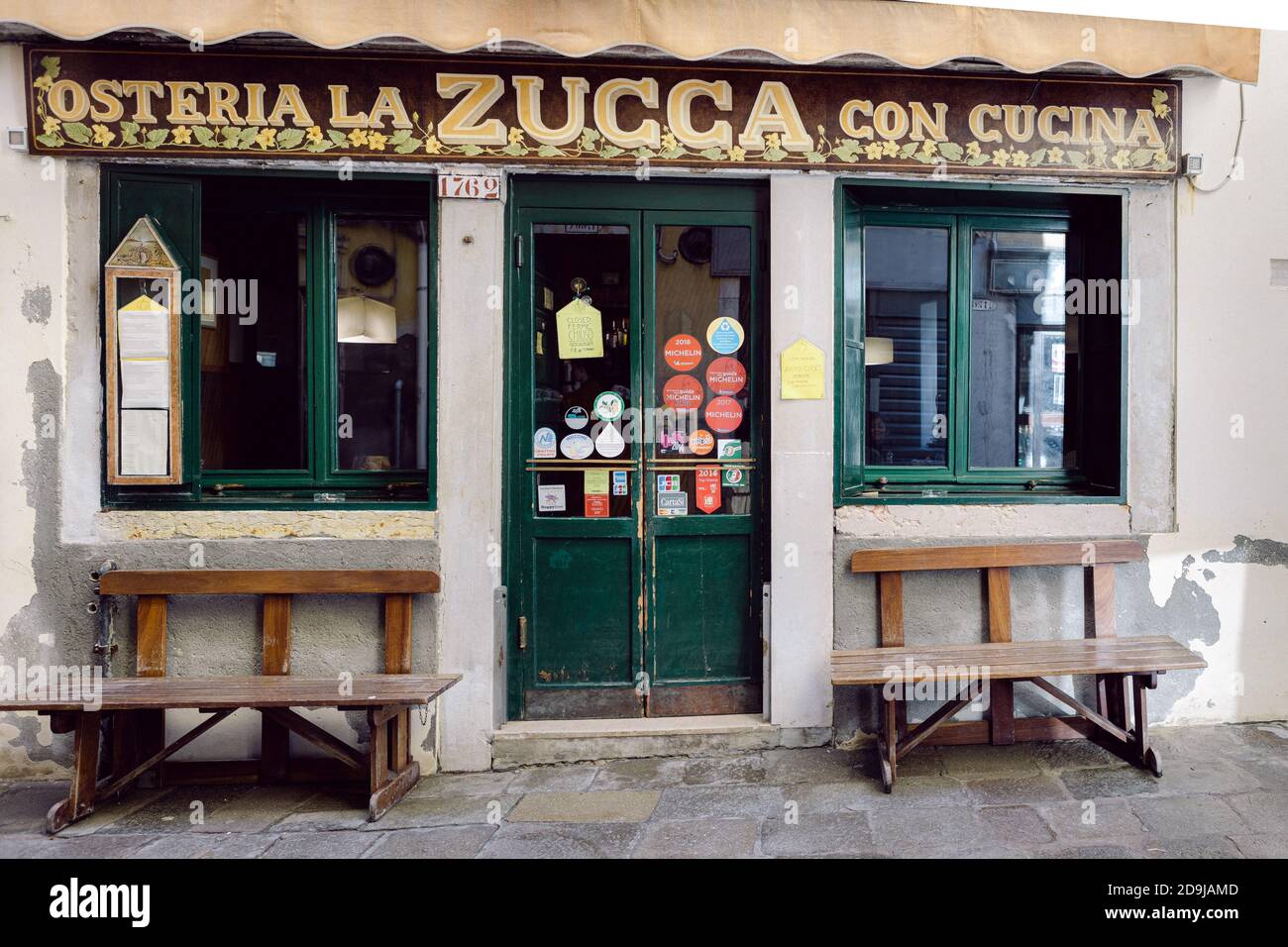 L'extérieur du vieux restaurant est recommandé à Venise, en Italie Banque D'Images