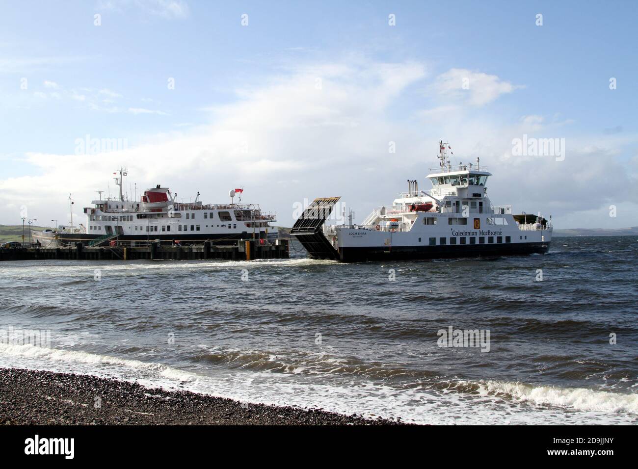 Caledonain McBrayne Ferries et Hebridean Princess à Largs, Ayrshire, Écosse, Royaume-Uni Banque D'Images