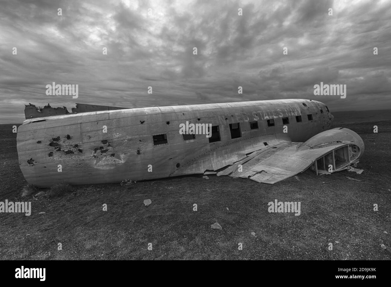 L’épave d’un avion militaire américain s’est écrasée au milieu de nulle part. L'avion était à court de carburant et s'est écrasé dans un désert non loin de Vik, au sud de l'Islande Banque D'Images