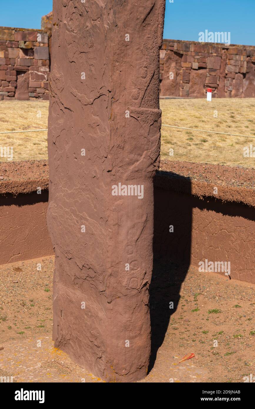 Estela Descabezado, site archéologique Tiwanaku ou Tiahuanaco, patrimoine mondial de l'UNESCO, Altiplano, la Paz, Bolivie, Amérique latine Banque D'Images