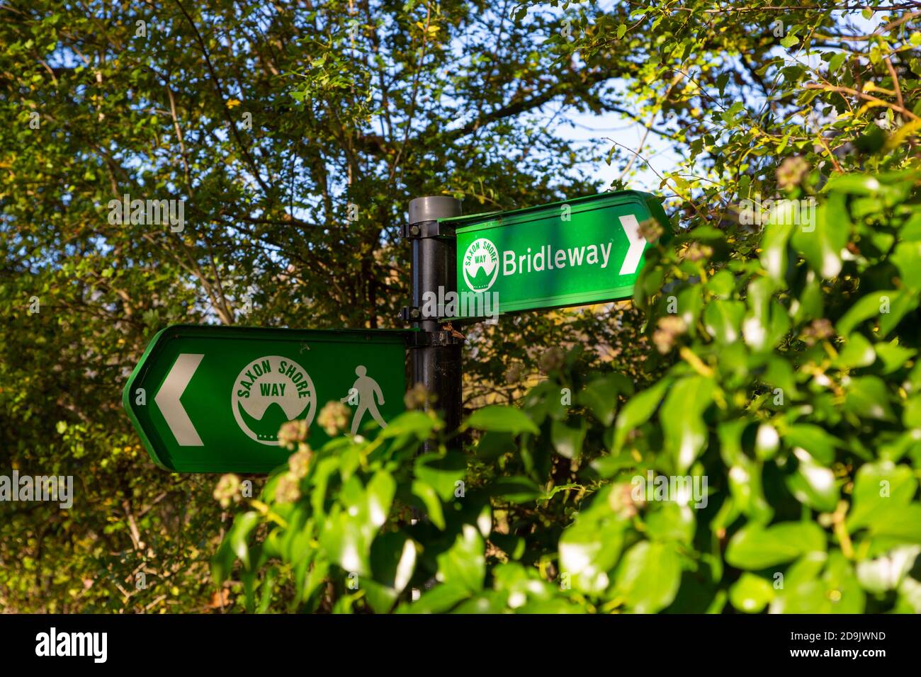 Saxon Shore Way et Bridleway signe de poteau, hamstreet, ashford, kent, royaume-uni Banque D'Images