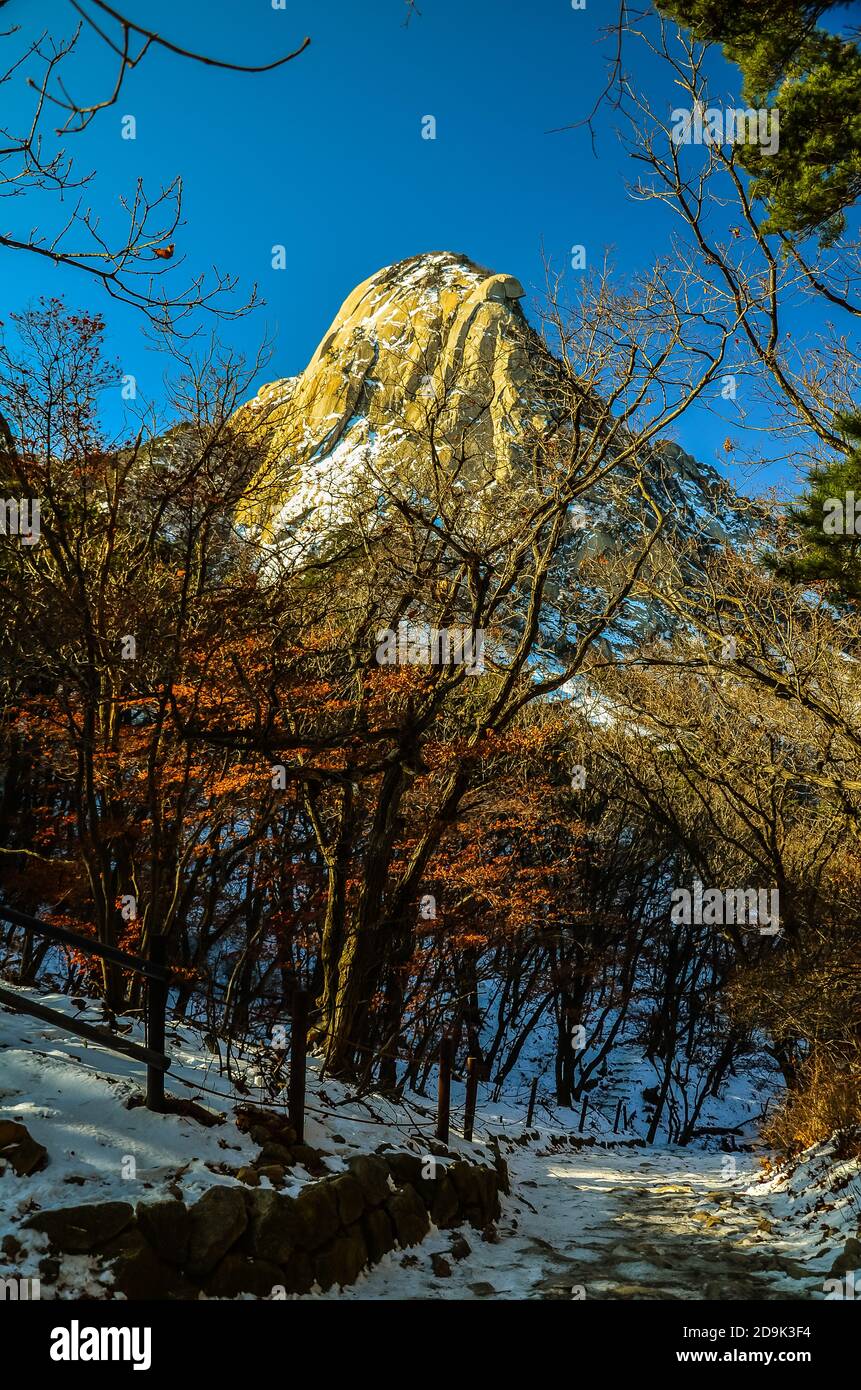 Photo verticale du parc national de Bukhansan en Corée du Sud Banque D'Images