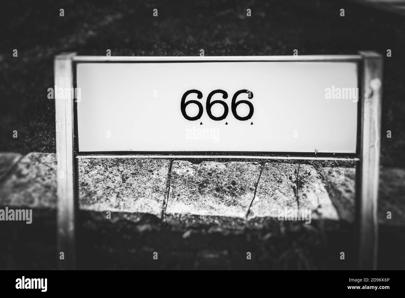 666 sur un panneau de route Banque D'Images