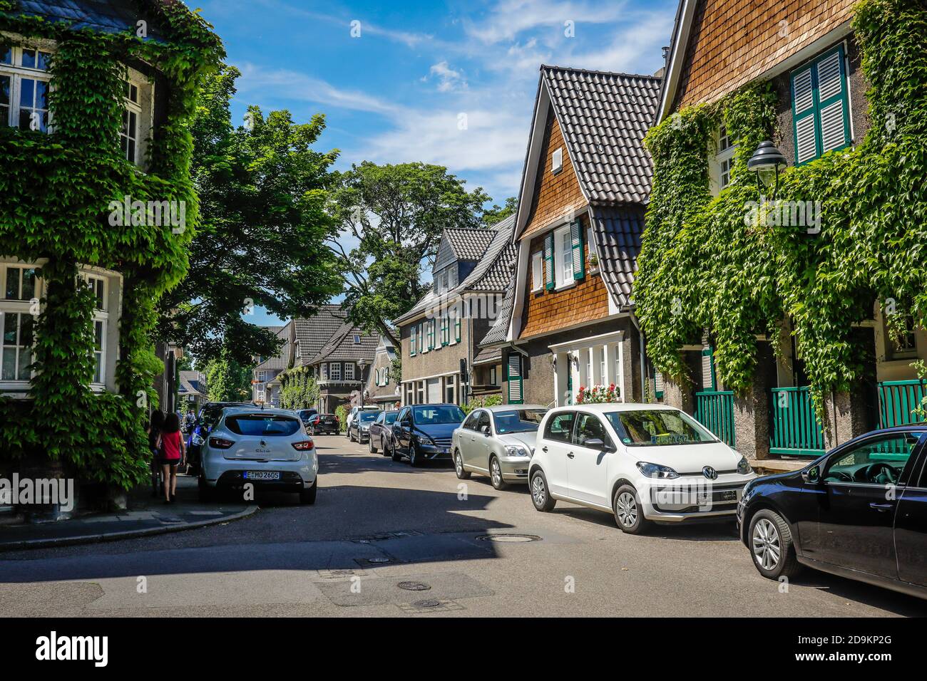 Essen, région de la Ruhr, Rhénanie-du-Nord-Westphalie, Allemagne, la colonie de Margarethenhoehe est considérée comme la première ville-jardin allemande, la colonie de 115 hectares gérée par la Fondation Margarethe Krupp est un exemple de vie conviviale et est un incontournable dans la région de la Ruhr. Banque D'Images