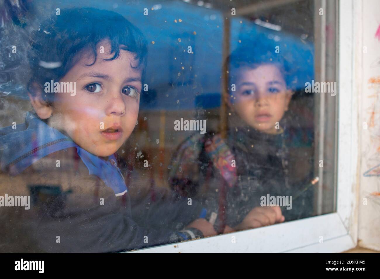 Les élèves d'une école primaire à Rafah, dans le sud de la bande de Gaza, à la frontière avec l'Égypte Banque D'Images