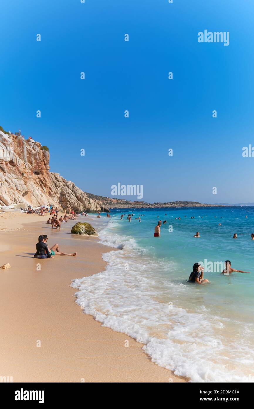 Personnes sur la côte Turquoise, plage de Kaputas, Turquie Banque D'Images