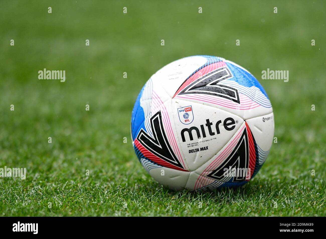 Le ballon de football Mitre Delta Max Photo Stock - Alamy