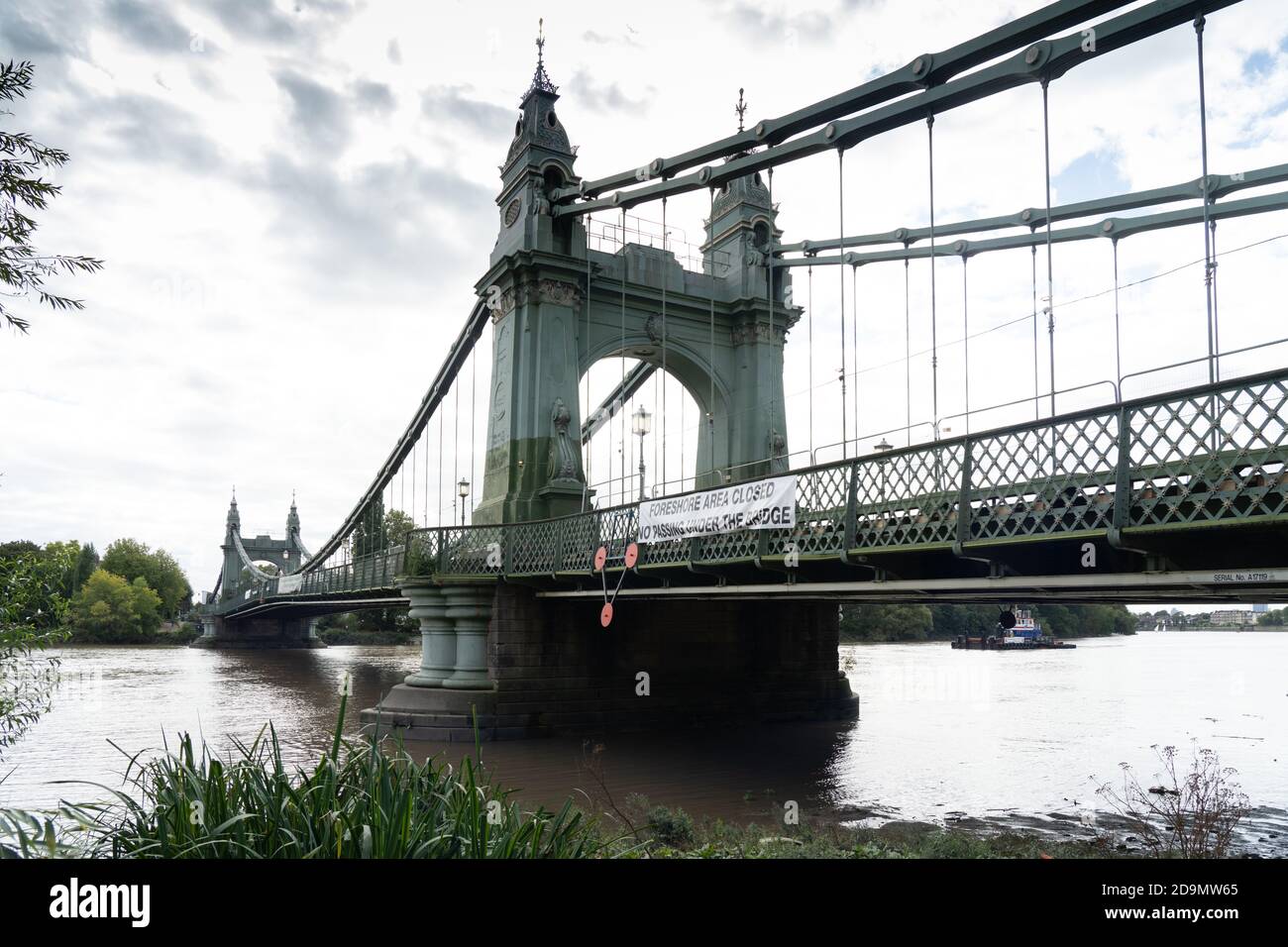 Hammersmith Bridge (actuellement fermé pour des raisons de sécurité) à Londres. Date de la photo : dimanche 6 septembre 2020. Photo: Roger Garfield/Alamy Banque D'Images