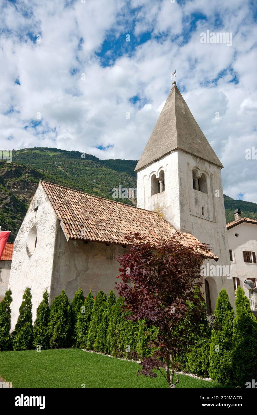 Église de San Nicolò (Saint Nikolaus), Laces, Vallée de Venosta (Vinschgau), Bolzano, Trentin-Haut-Adige, Italie Banque D'Images