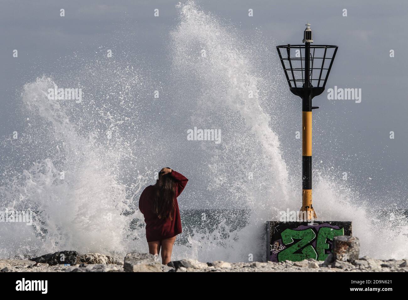 6 novembre 2020: 6 novembre 2020 (Malaga) tempête de vent et de vagues dans la zone de la plage de Sacaba à côté de la promenade Maritimo del Oeste à Malaga crédit: Lorenzo Carnero/ZUMA Wire/Alay Live News Banque D'Images