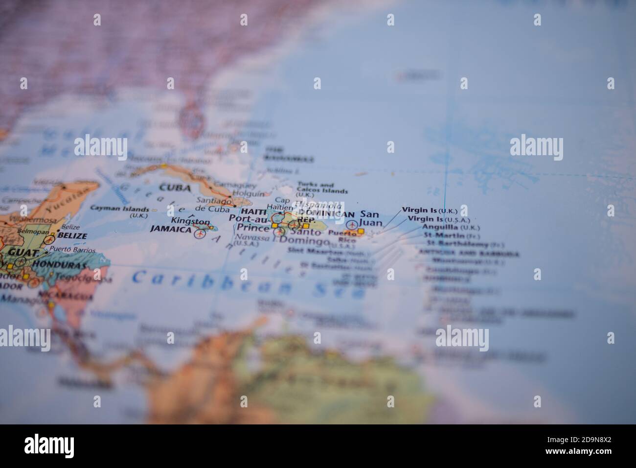 La République dominicaine sur une carte colorée et floue de L'archipel de Lucayan Banque D'Images