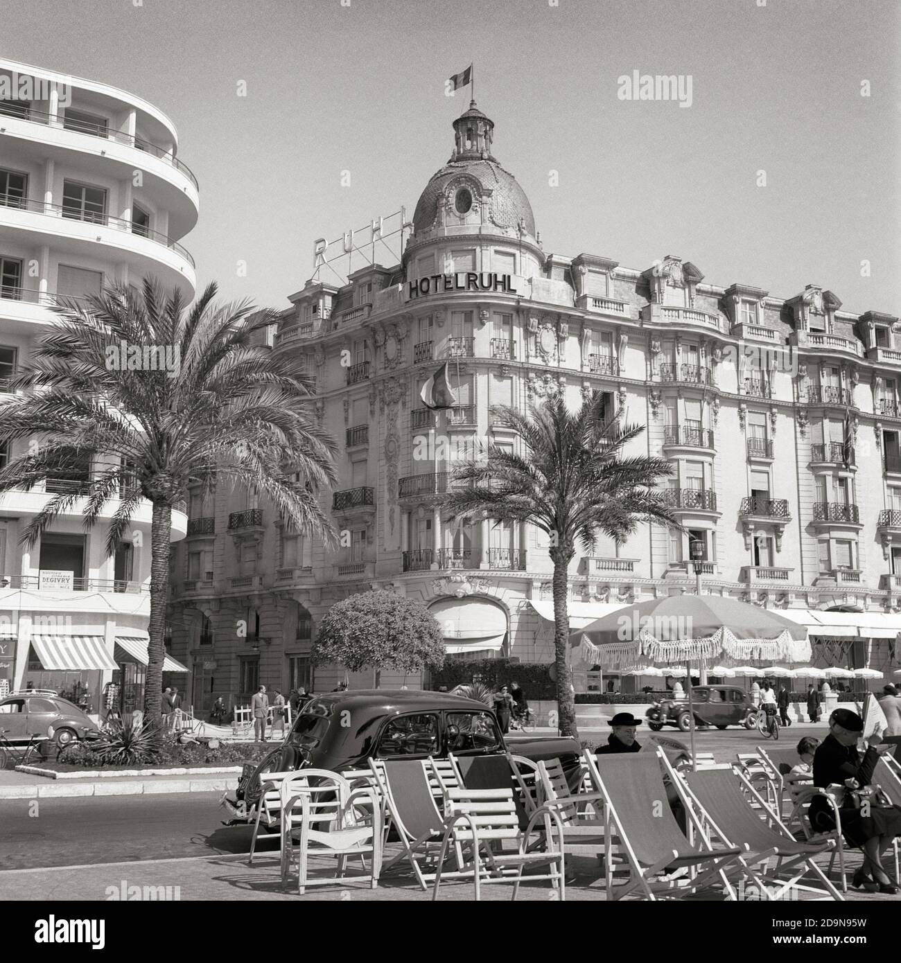 HÔTEL RUHL DES ANNÉES 1950 SUR LA PROMENADE ANGLAIS LE BÂTIMENT A ÉTÉ DÉMOLI EN 1973 NICE FRANCE - R15540 RGE001 HARS LITTORAL ANCIEN À LA MODE Banque D'Images