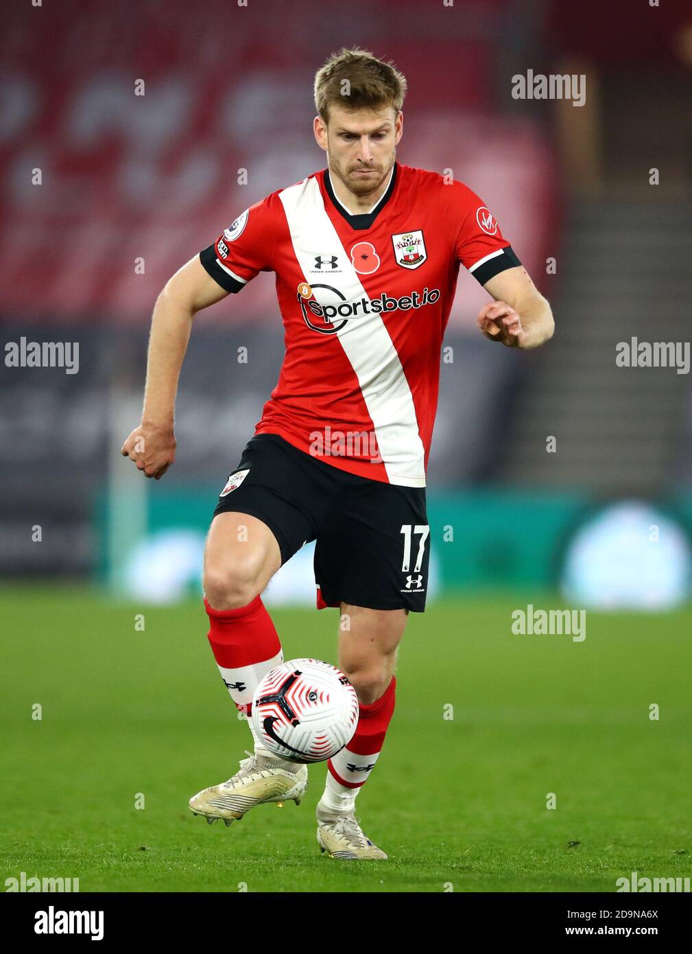 Southampton Stuart Armstrong durant le premier match de championnat à St Mary's Stadium, Southampton. Banque D'Images Southampton Stuart Armstrong durant le premier match de championnat à St Mary's Stadium, Southampton. Banque D'Images