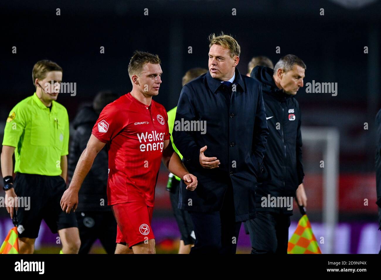 ALMERE, PAYS-BAS - NOVEMBRE 06 : Damon Mirani du FC Almere City, entraîneur Ole Tobiasen du FC Almere City FC lors du match néerlandais de Keukenkampioendivisiie entre le FC Almere City et l'AZ u21 au stade Yanmar le 6 novembre 2020 à Almere, pays-Bas (photo de Patrick Goosen/Orange Pictures) Banque D'Images