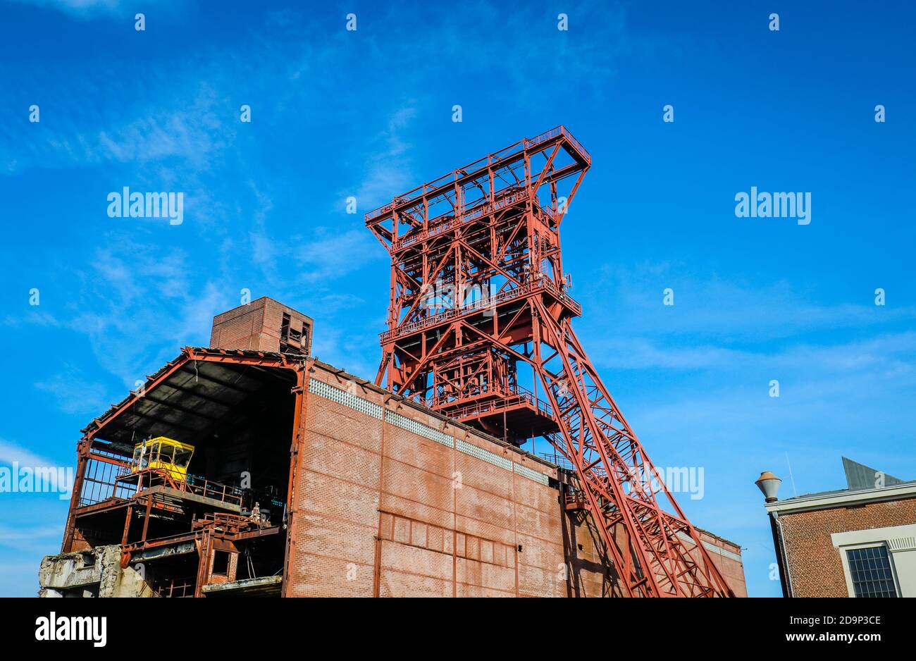 Gelsenkirchen, région de la Ruhr, Rhénanie-du-Nord-Westphalie, Allemagne - monument industriel Colliery de consolidation, Consol-Park, Foerderturm Shaft 9 et salle de machines de l'ancienne Colliery de consolidation 3/4/9 à Gelsenkirchen-Bismarck. Banque D'Images