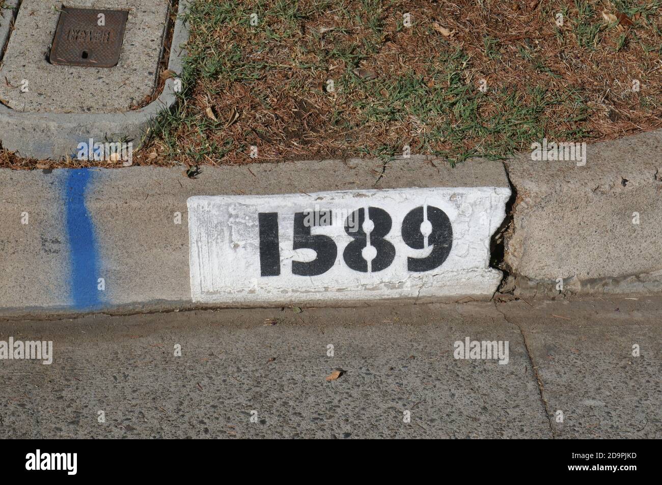 Altadena, Californie, Etats-Unis 4 novembre 2020 UNE vue générale de l'atmosphère de Poltergeist 2 House film lieu de tournage au 1589 Homewood Drive le 4 novembre 2020 à Altadena, Californie, Etats-Unis. Photo par Barry King/Alay stock photo Banque D'Images