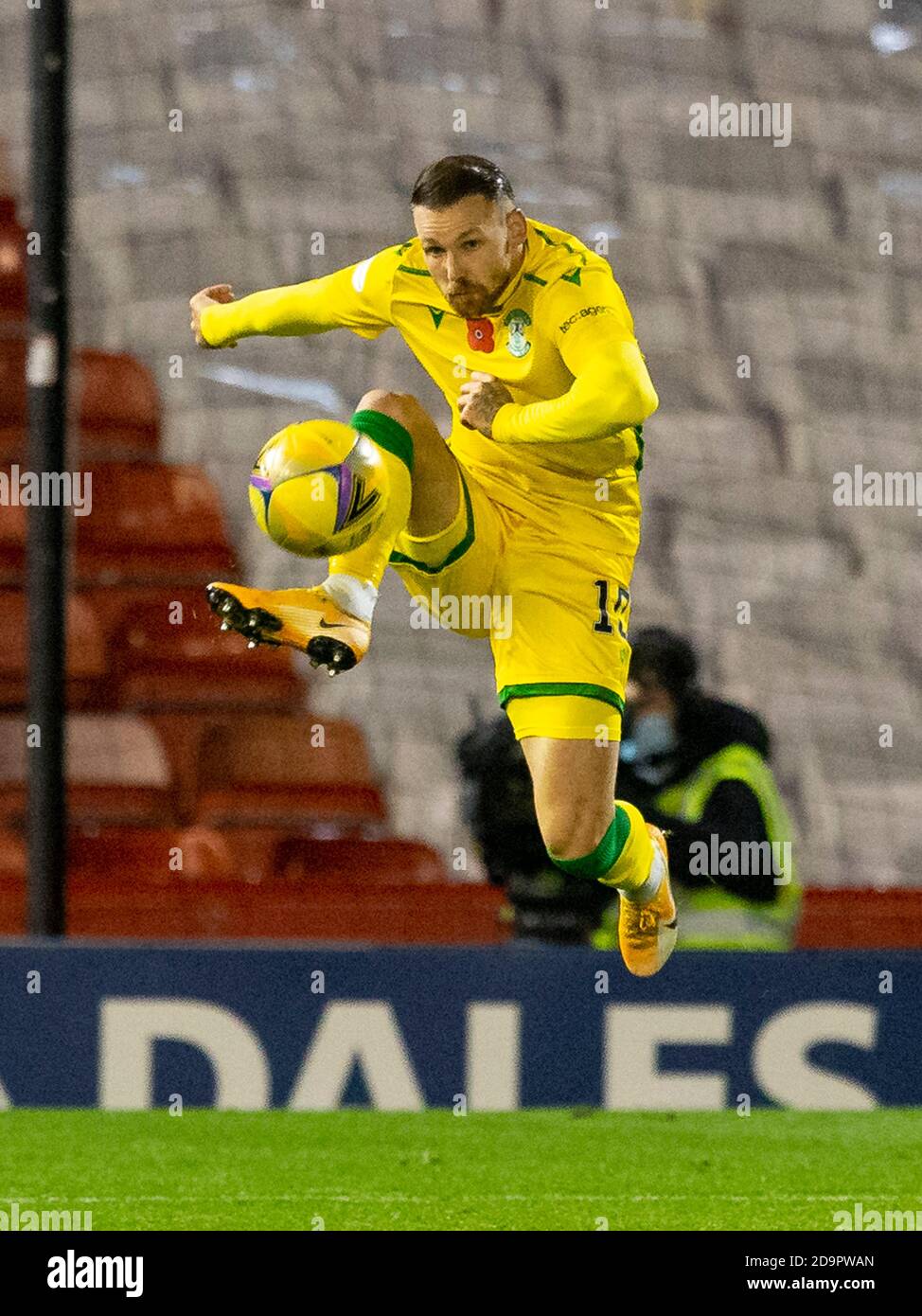 Aberdeen, Écosse, Royaume-Uni. 6 novembre 2020 Martin Boyle de Hibernian pendant le montage Aberdeen / Hibernian Scottish Premiership au stade Pittodrie Banque D'Images