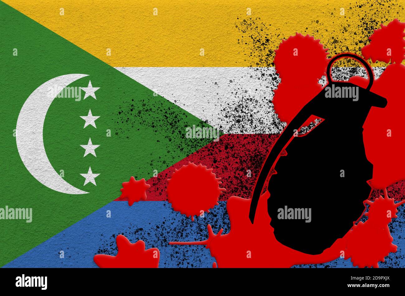 Drapeau des Comores et grenade à frag MK2 dans du sang rouge. Concept d'attaque terroriste ou d'opérations militaires avec un résultat mortel. Arme projectile dangereuse usag Banque D'Images