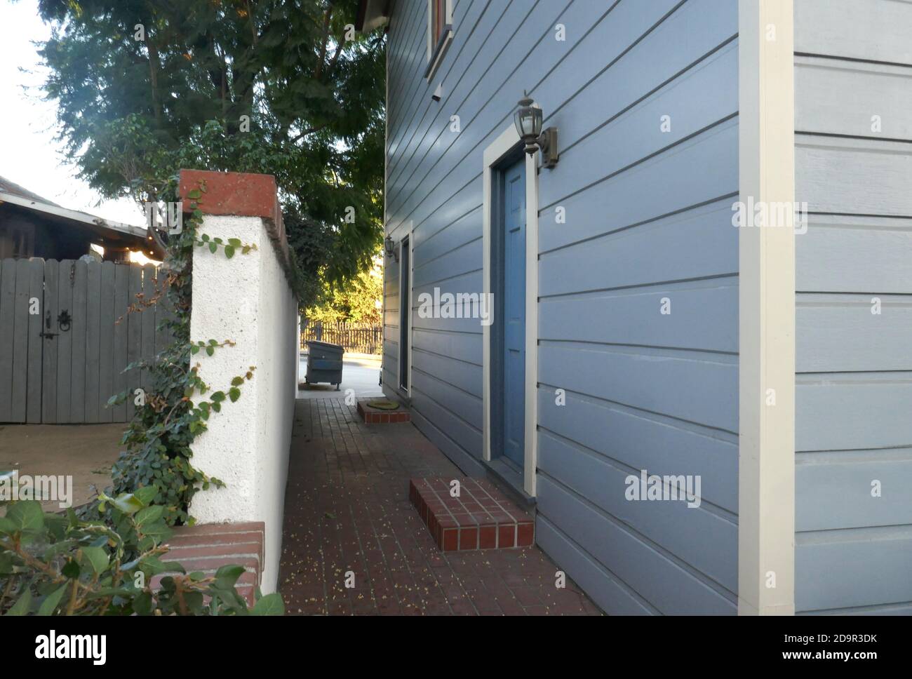 South Pasadena, Californie, Etats-Unis 4 novembre 2020 UNE vue générale de l'atmosphère de Michael Myers House, lieu de tournage du film John Carpenter 1978 Classic Horror le 4 novembre 2020 au 1000 Mission Street à South Pasadena, Californie, Etats-Unis. Photo par Barry King/Alay stock photo Banque D'Images