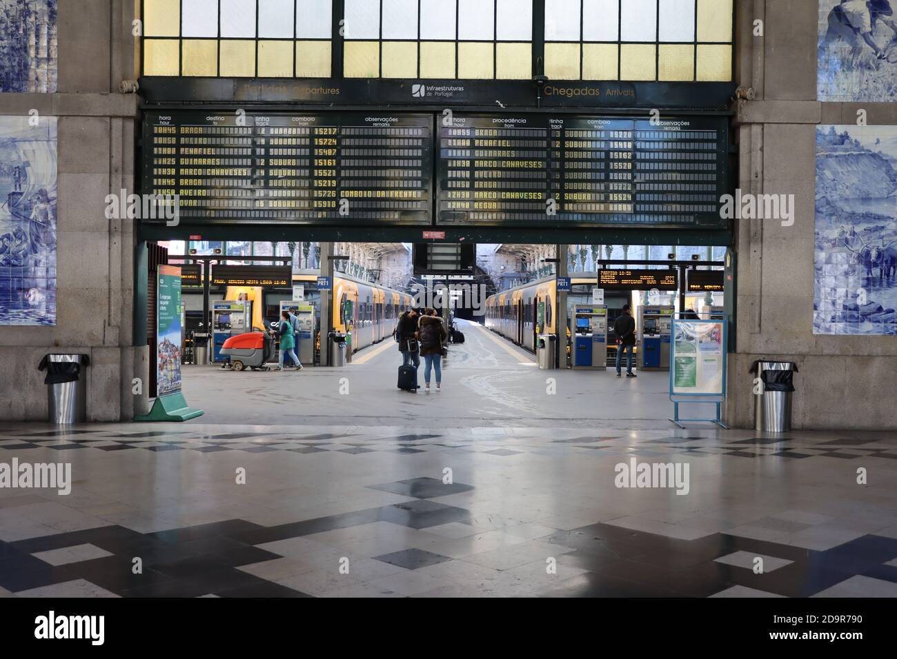 Vider la gare de Sao Bento à Porto, Portugal Banque D'Images