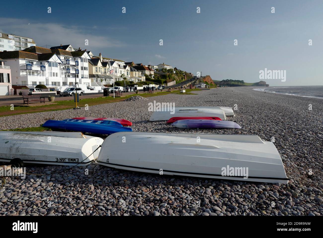 Bateaux sur la plage à Budleigh Salterton, Devon, Royaume-Uni Banque D'Images