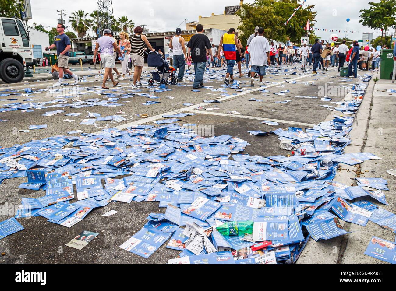 Miami Florida, Little Havana, Calle Ocho Festival, événement annuel déchets jetés, Banque D'Images
