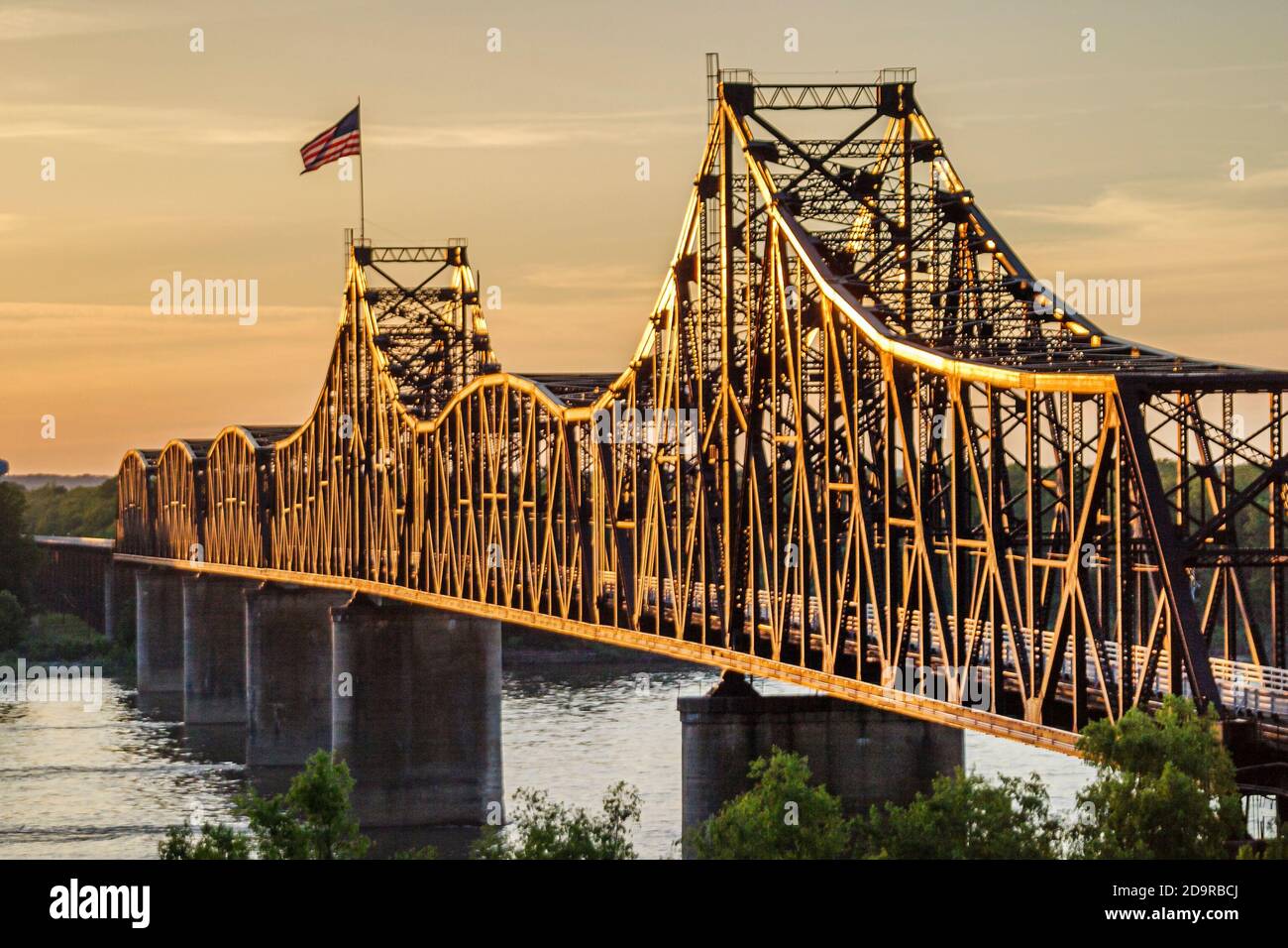 Vicksburg Mississippi Mississippi River Bridge, coucher de soleil, Banque D'Images