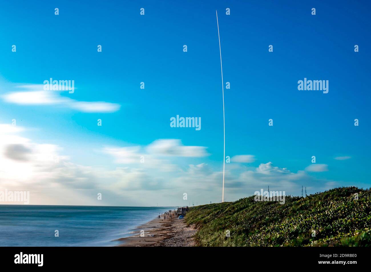 KENNEDY SPACE CENTER, FL, USA - 18 octobre 1020 - le dimanche 18 octobre à 8 h 25 HAE, 12 h 25 UTC, SpaceX a lancé 60 satellites Starlink de Launc Banque D'Images