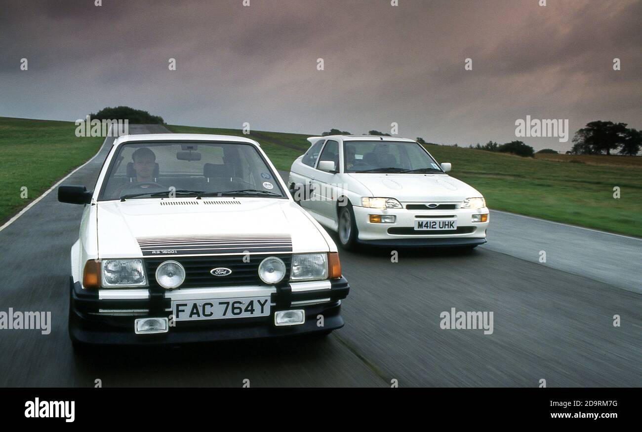 Ford RS Escort RS1600i 1982 (à gauche) et Ford Escort RS Cosworth (Droite) 1994 Banque D'Images