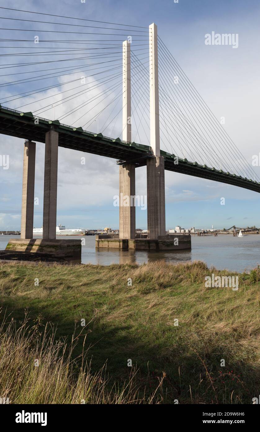 La reine Elisabeth II bridge. Dartford crossing, Londres, Kent, Angleterre, Royaume-Uni. Banque D'Images