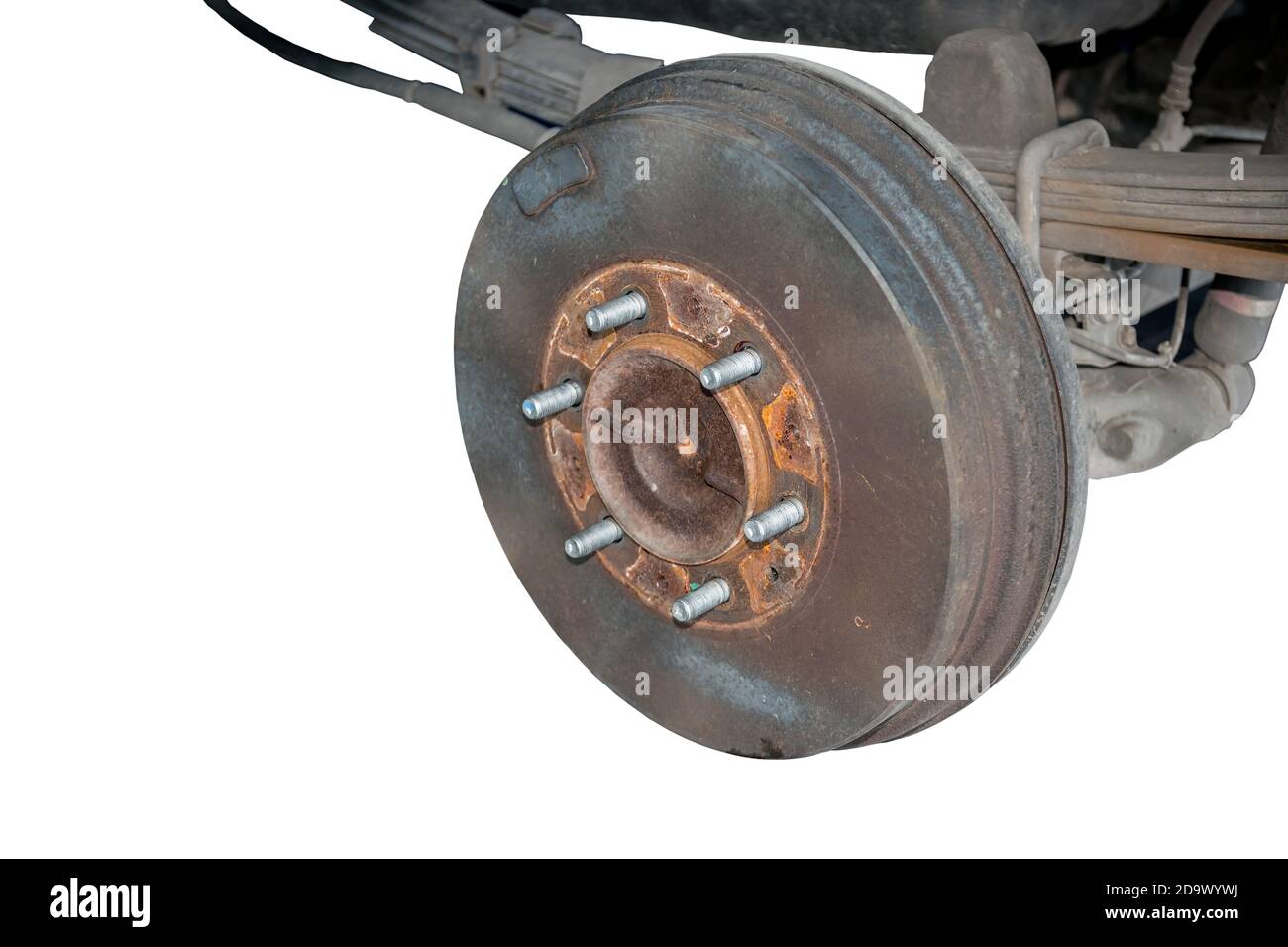 Vieux freins à tambour rouillé roue arrière de la voiture isolée sur fond  blanc Photo Stock - Alamy