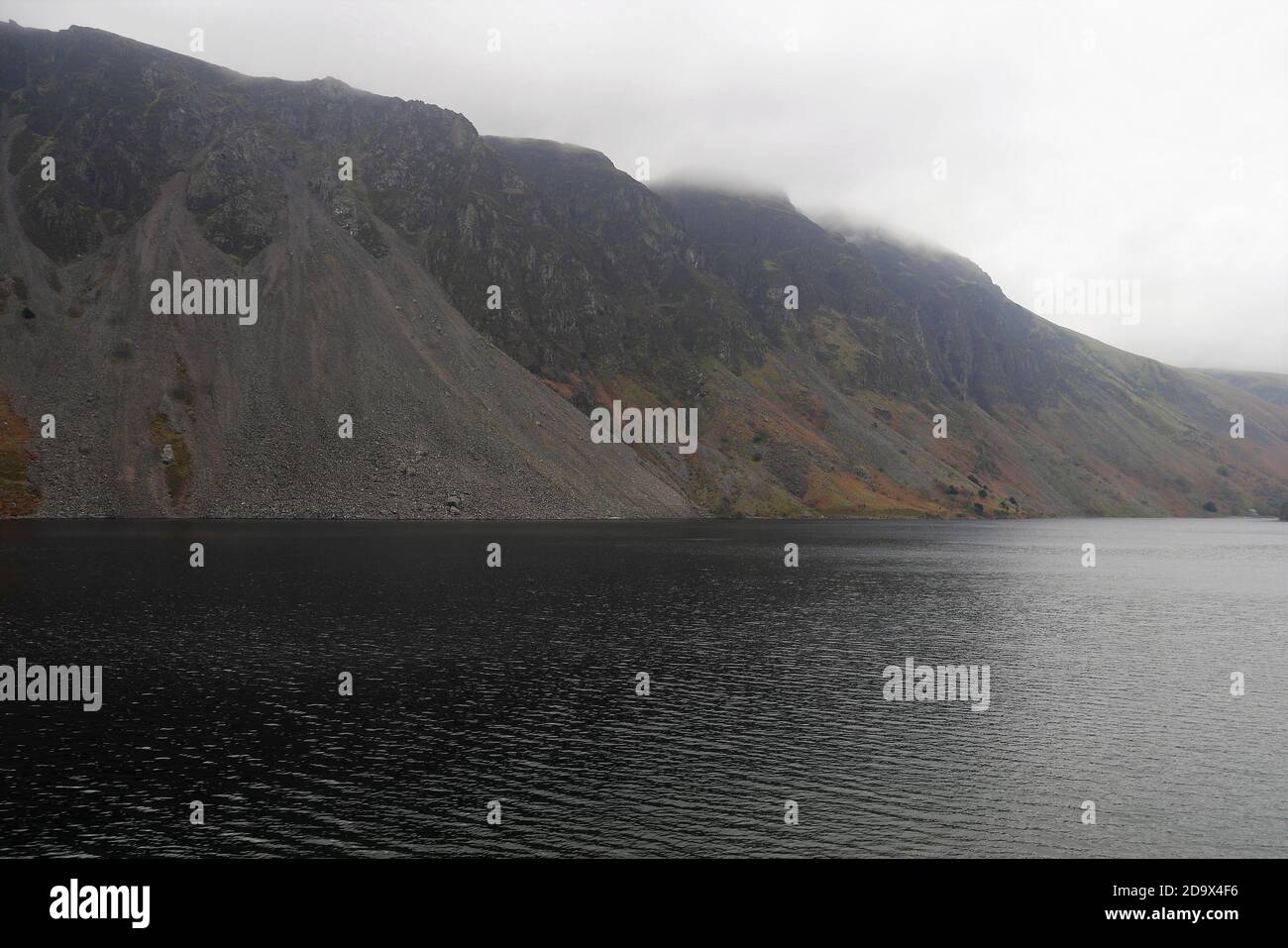 Wastwater and the Screes, Wasdale, Lake District National Park, Cumbria, Angleterre, Royaume-Uni Banque D'Images