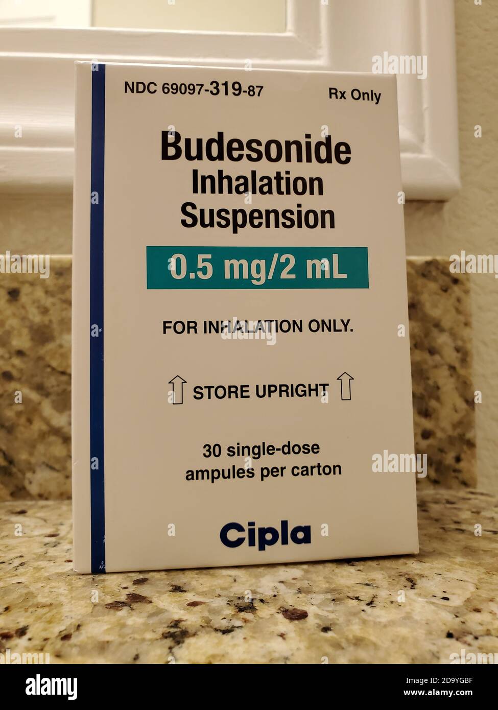 Gros plan de Budesonide suspension inhalation nébuliseur médicament  respiratoire de Cipla dans salle de bains, San Ramon, 17 octobre 2020 Photo  Stock - Alamy