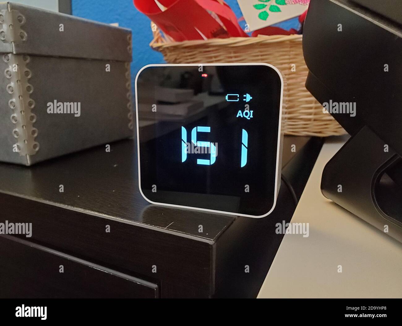 Indicateur de qualité de l'air Temtop P10 sur table à l'intérieur, San Ramon, Californie, 2 octobre 2020. () Banque D'Images