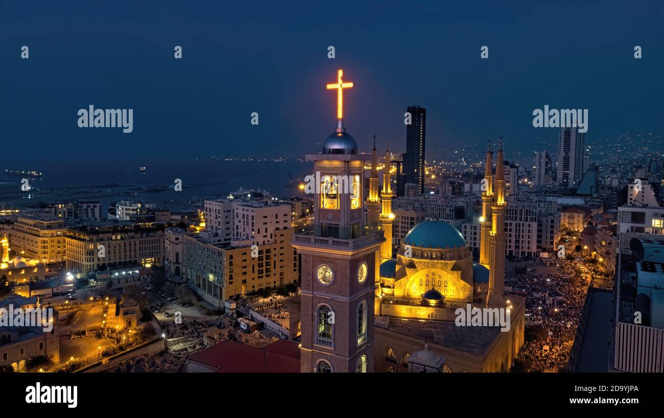 Mosquée Al Amin et église Saint-Georges dans le centre-ville de Beyrouth Banque D'Images