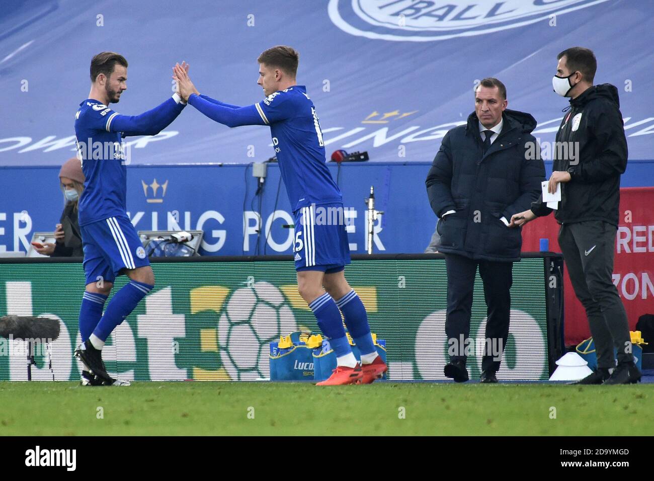 James Maddison (à gauche) de Leicester City a remplacé Harvey Barnes lors du match de la Premier League au King Power Stadium, Leicester. Banque D'Images