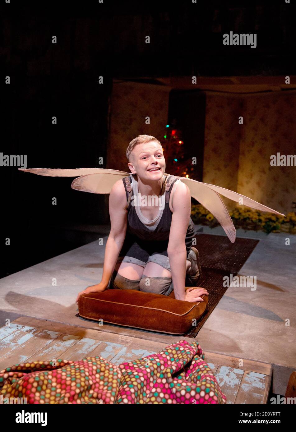 Maxine Peake (le Skriker) dans LE SKRIKER par Caryl Churchill au Royal Exchange Theatre, Manchester 04/07/2015 musique: Nico Muhly design: Lizzie Clachan éclairage: Jack Knowles réalisateur: Sarah Frankcom Banque D'Images