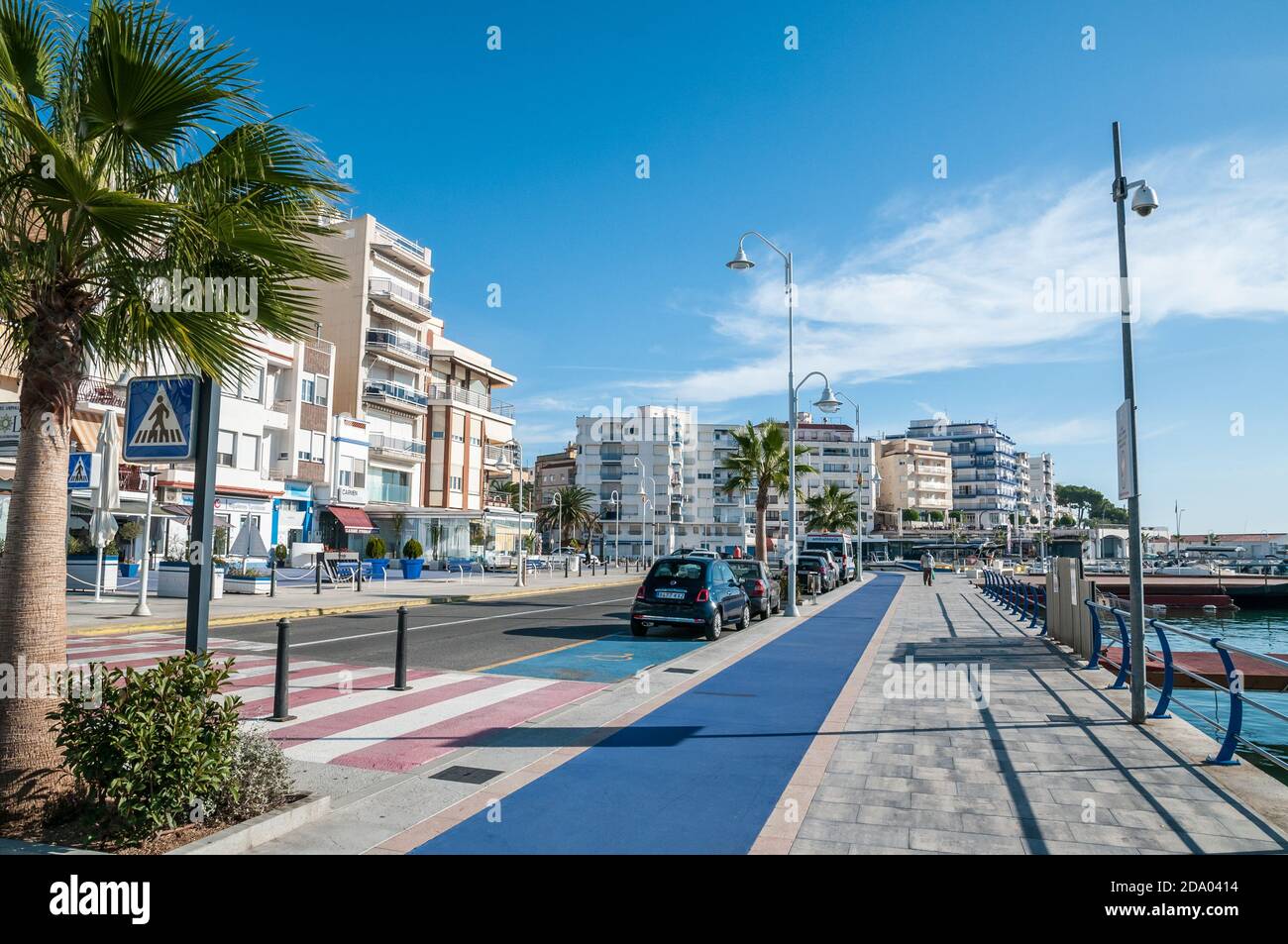 ampolla Beach Promenade, Ampolla, Tarragone, Catalogne, Espagne Banque D'Images