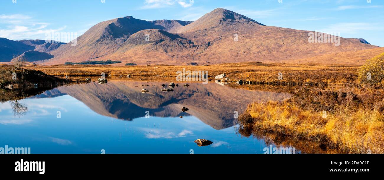 Lochan nah Achlaise et Blackmount Peaks, Rannoch Moor, Écosse, Royaume-Uni Banque D'Images