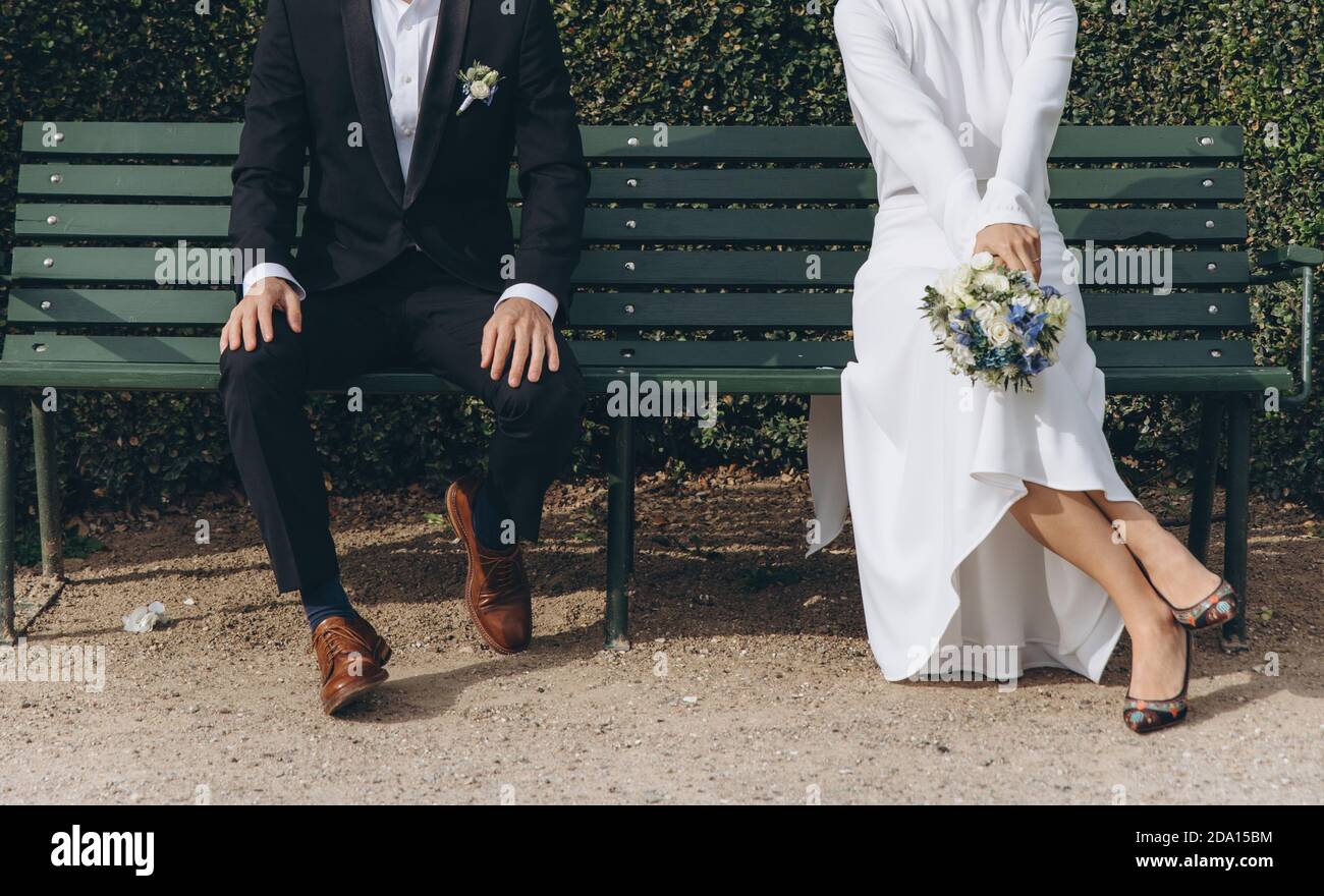Couple de mariage célébrant ensemble le joyeux jour de mariage. Concept d'agence de mariage. Banque D'Images Couple de mariage célébrant ensemble le joyeux jour de mariage. Concept d'agence de mariage. Banque D'Images