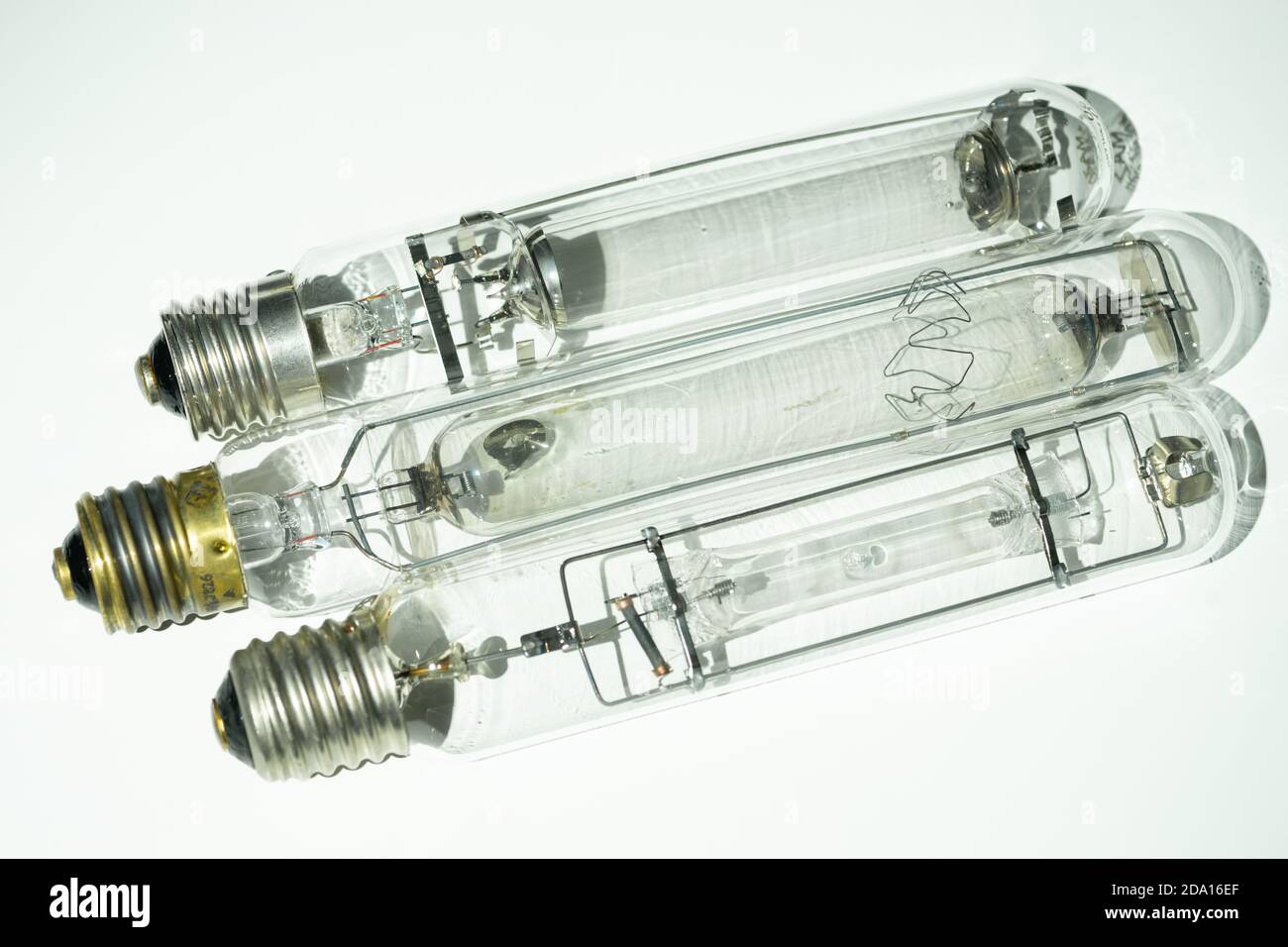 Lampes à décharge de vapeur de mercure vintage avec bouchons à vis E40 GES. Ampoules anciennes ou rétro. Rétro. Steampunk. Mercure haute pression, moyenne pression Banque D'Images