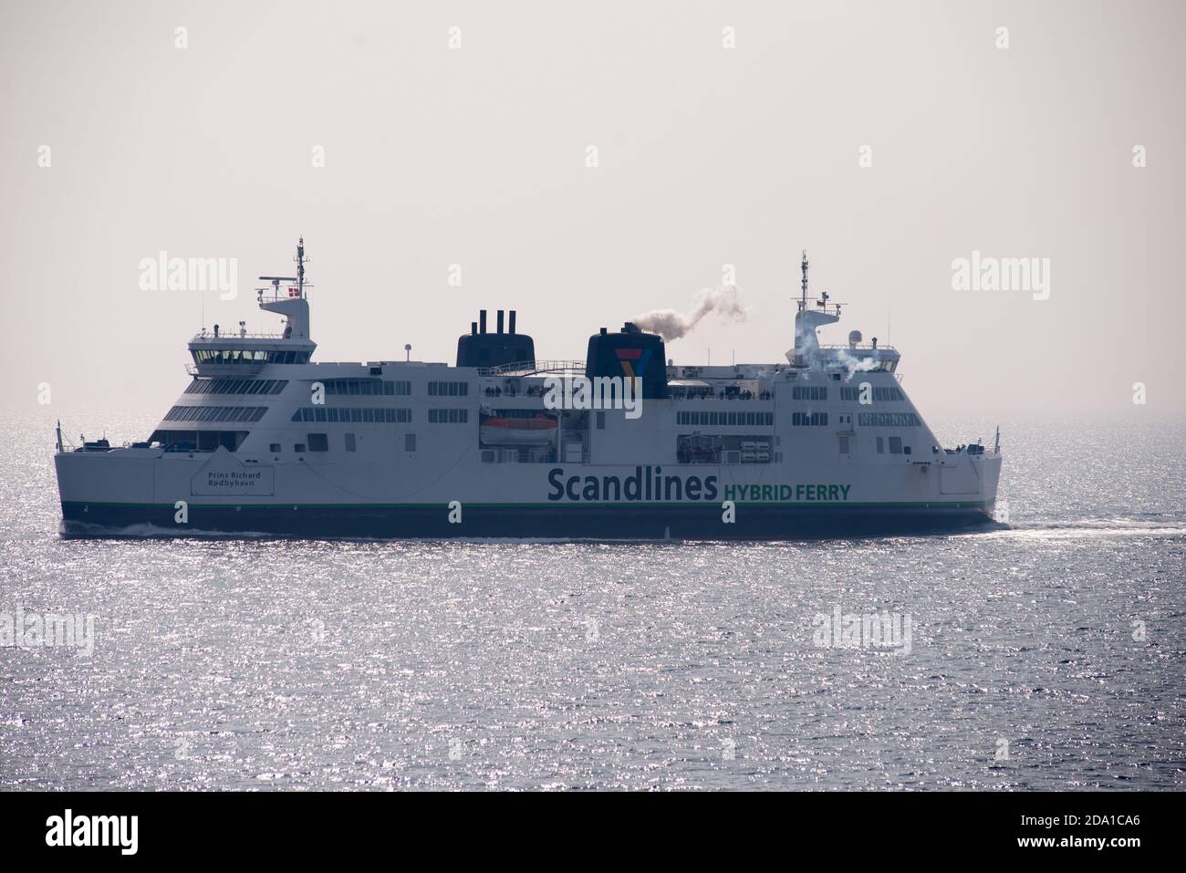 Un moderne ferry hybride Scandlines entre l'Allemagne et le Danemark Banque D'Images