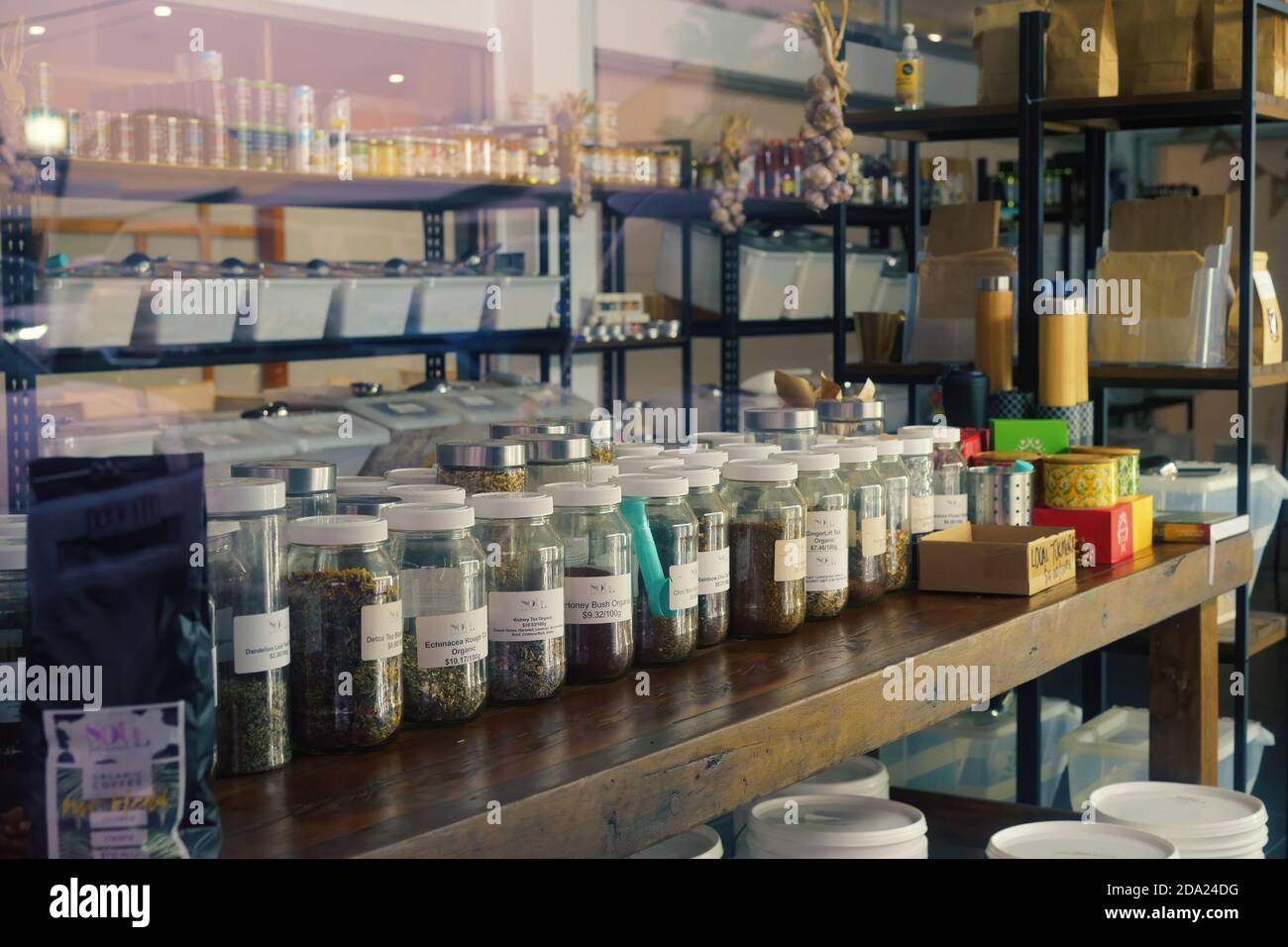 MacKay, Queensland, Australie - novembre 2019 : à l'intérieur d'un magasin de détail biologique dans le centre-ville Banque D'Images