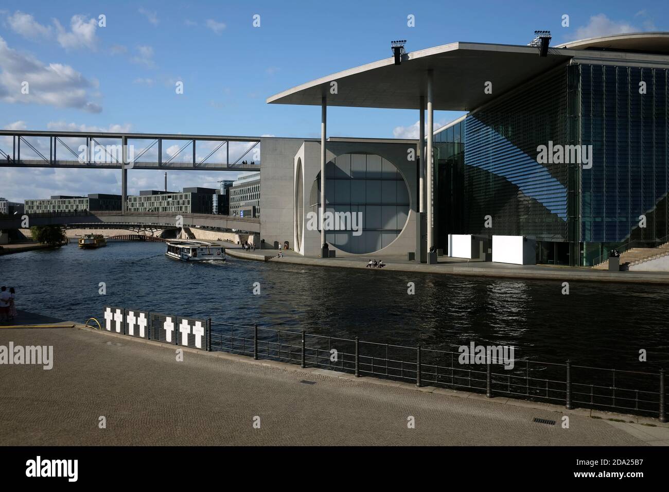 Le quartier du gouvernement de Berlin - vue sur le Marschallbrücke et Marie Haus Kölder Banque D'Images