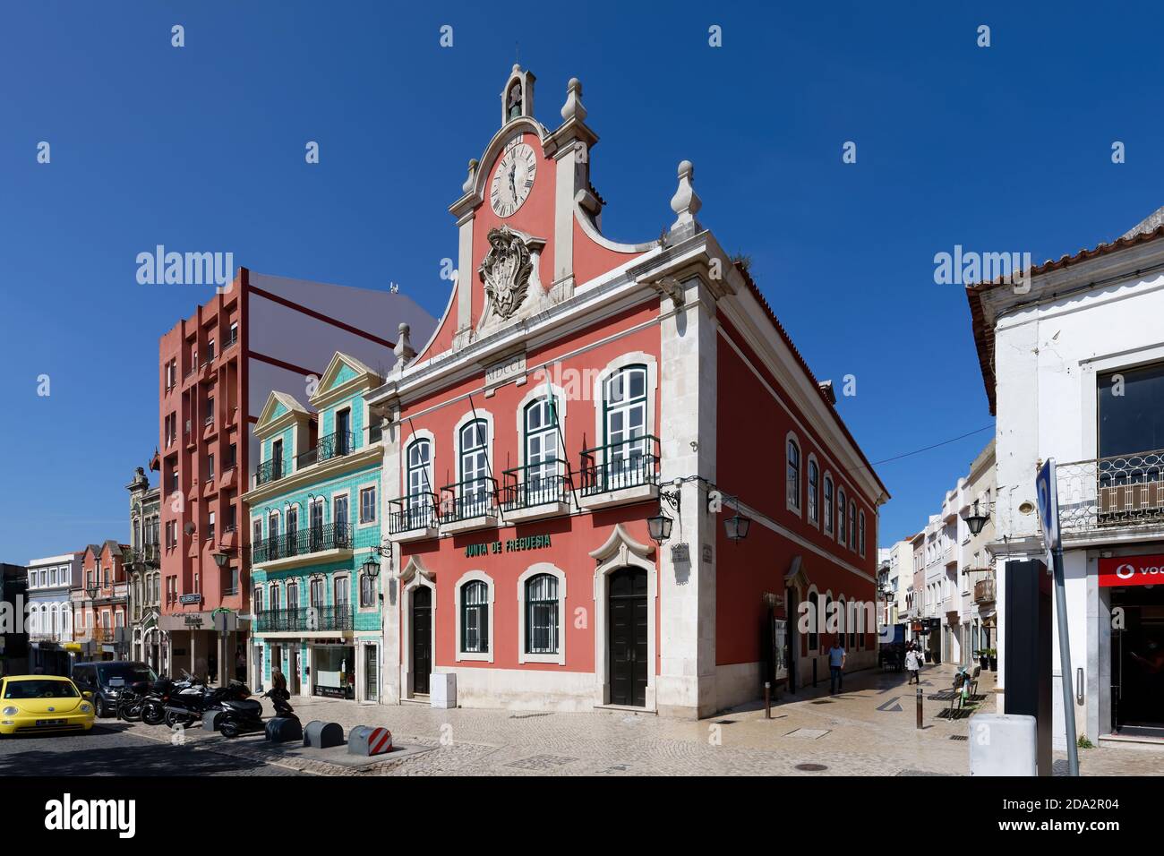 Ancien hôtel de ville ou bâtiment Junta da Fregueisa, place de la République, Caldas da Rainha, Estrémadure, Portugal Banque D'Images