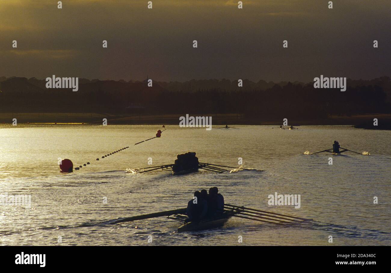 Sydney. AUSTRALIE. Régate olympique d'été 2000, Penrith. NSW. Lever du soleil au Sydney International Regatta Centre (SIRC), alors que les équipages s'embarque pour y commencer des séances d'entraînement. © Pete Spurrier, Banque D'Images