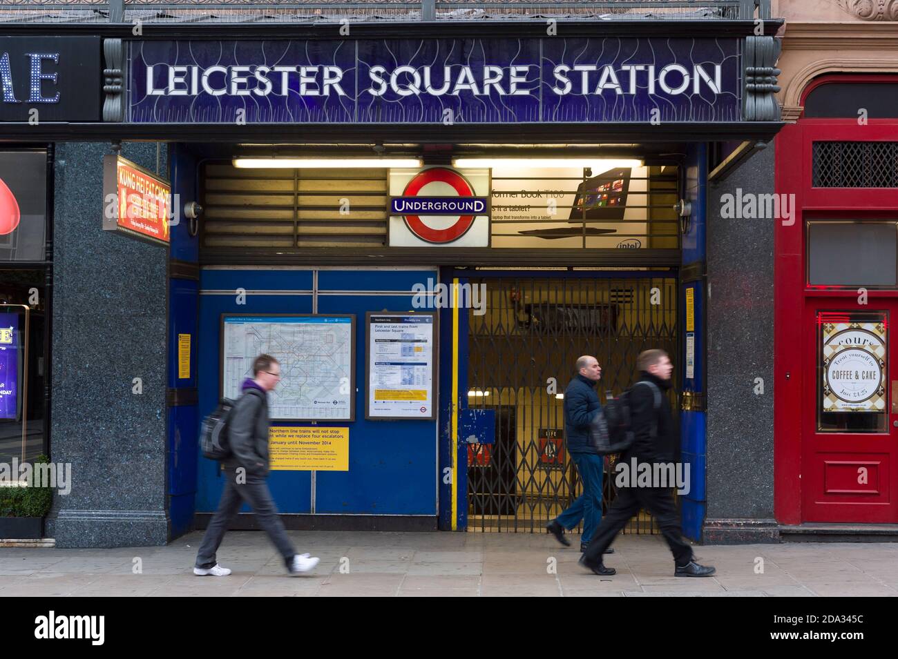 Station de métro Leicester Square fermée, le deuxième jour de la grève de 48 heures. La grève a été déclenchée par les syndicats RMT et TSSA pour protester contre la prédisposition de TFL à fermer toutes les gares et à faire en sorte que 950 employés soient licenciés. Leicester Square, Londres, Royaume-Uni. 6 févr. 2014 Banque D'Images